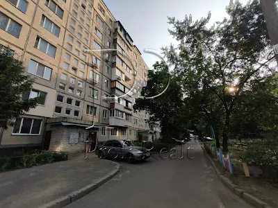 квартира за адресою Романа Шухевича просп. (Генерала Ватутіна), 22