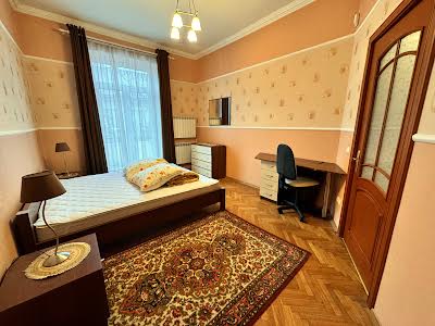 квартира за адресою Степана Бандери вул. (), 5
