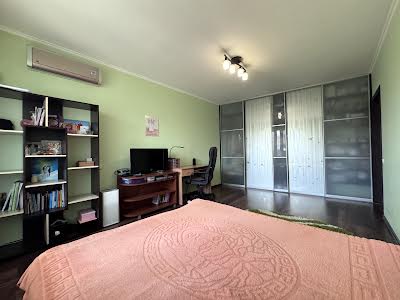 квартира по адресу Героев Днепра ул., 43