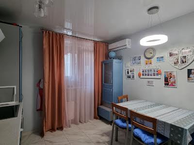 квартира за адресою Соломії Крушельницької вул., 15