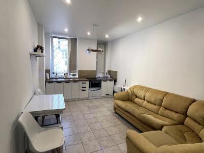 квартира за адресою Регенераторна вул., 4