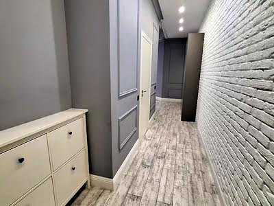 квартира за адресою Успішна вул., 18