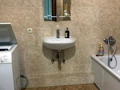 квартира за адресою Ревуцького вул., 7в