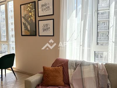 квартира за адресою Михайла Максимовича вул. (Онуфрія Трутенка), 26-Б