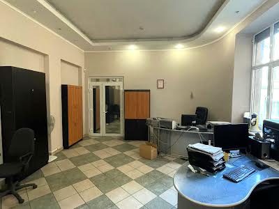 коммерческая по адресу Стрыйская ул., 10