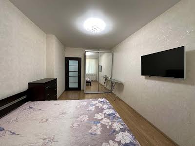 квартира за адресою Регенераторна вул., 4