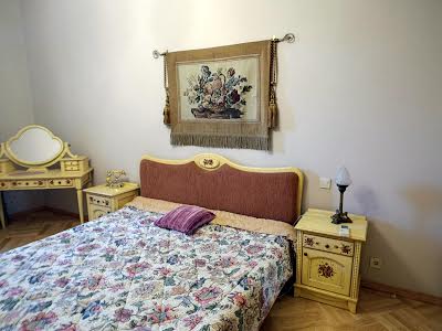 квартира за адресою Кирила і Мефодія вул., 17