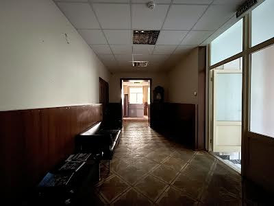 комерційна за адресою Броварська, 1а