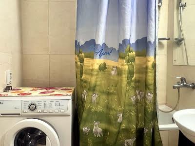 квартира за адресою Ревуцького вул., 8