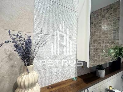 квартира за адресою Софії Русової вул., 3