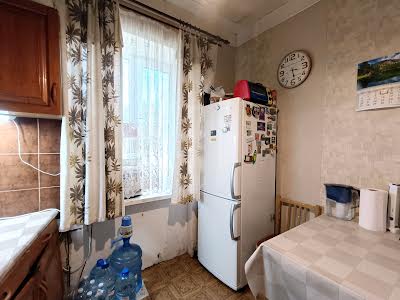 квартира за адресою Бригадна вул., 8