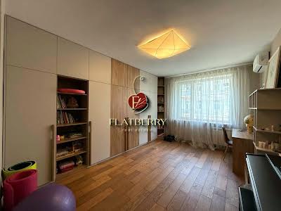 квартира по адресу Межигорская ул., 28