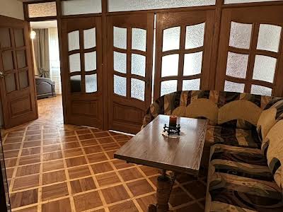 квартира за адресою Анни Ахматової вул., 3-А