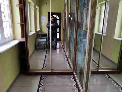 дом по адресу пгт. Брюховичи, Независимости Украины ул.