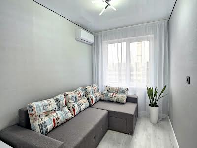 квартира за адресою Озерна вул., 27а