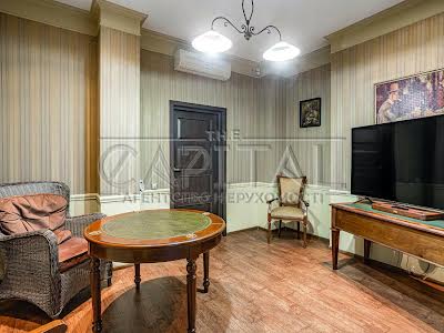 дом по адресу центральна, 8