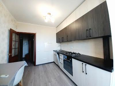 квартира за адресою Зоопаркова вул., 10