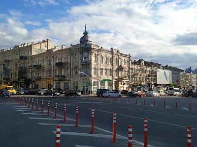 комерційна за адресою Старовокзальна вул., 7в