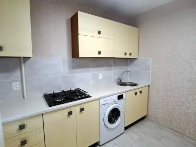 квартира за адресою вул. Озерна, 17