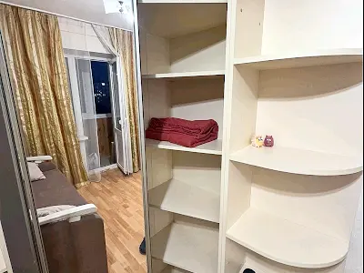 квартира за адресою Богатирська вул., 18