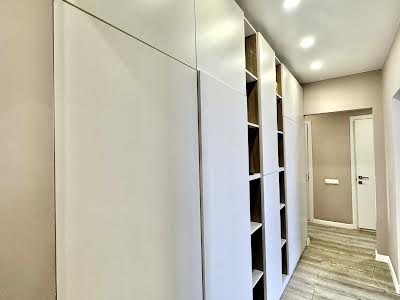 квартира по адресу Михаила Лушпы просп., 33