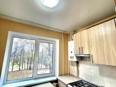 квартира за адресою Степана Бандери просп., 70