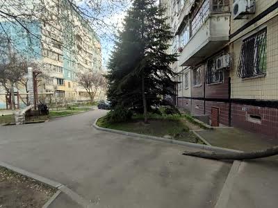 квартира за адресою Новорічна вул., 77