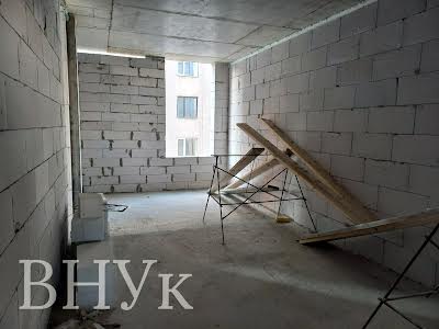 комерційна за адресою Крушельницької вул., 18