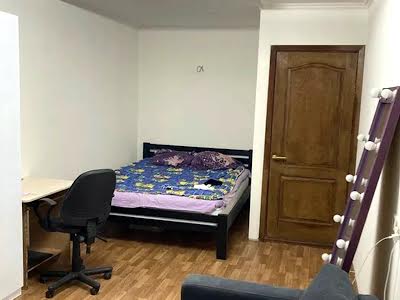 квартира за адресою Андрія Мельника вул., 14а
