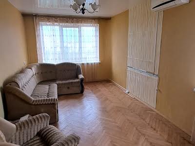квартира за адресою Булаховського, 38