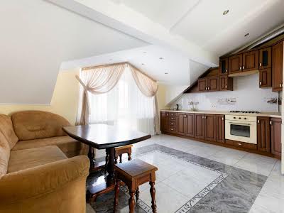 квартира за адресою Кучера, 4