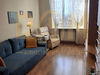 квартира за адресою Черняховського вул., 12