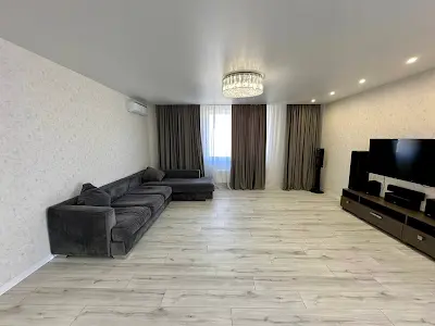 квартира за адресою Перлинна вул., 49