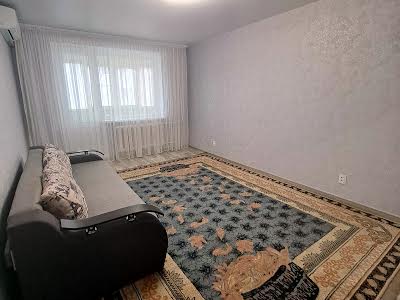 квартира за адресою вул. Озерна, 17