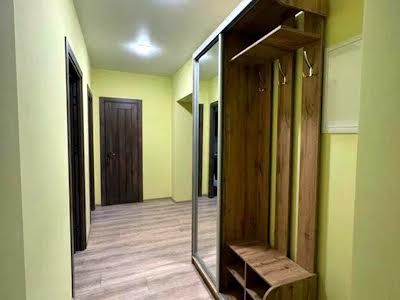 квартира за адресою Височана вул., 18