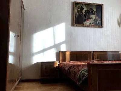 квартира за адресою Верховної Ради бульв., 13