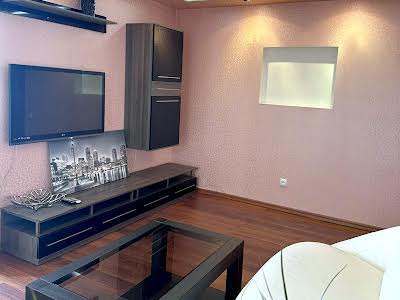 квартира за адресою Калинова вул., 81