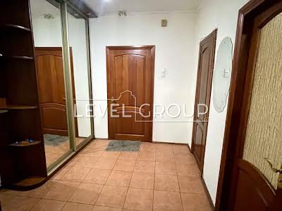 квартира за адресою Драгоманова вул., 13В