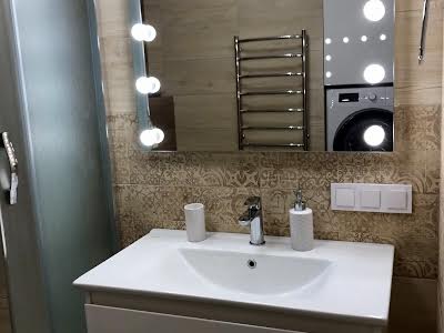 квартира за адресою Бориса Гмирі вул., 16а