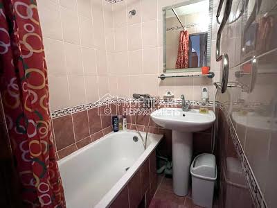 квартира за адресою Поздовжня вул., 3б