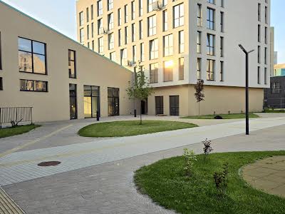 комерційна за адресою Новознесенська вул., 4