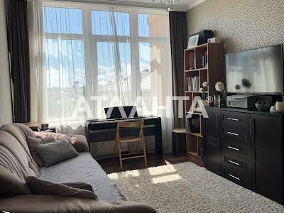 квартира за адресою Літературна вул., 8