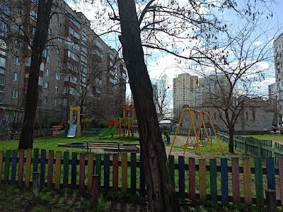 квартира за адресою Дністерська вул. (Двінська), 1