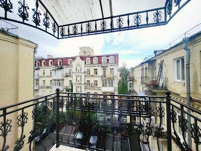 квартира по адресу Межигорская ул., 3/7