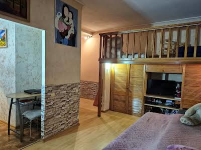 квартира по адресу Строителей ул., 8
