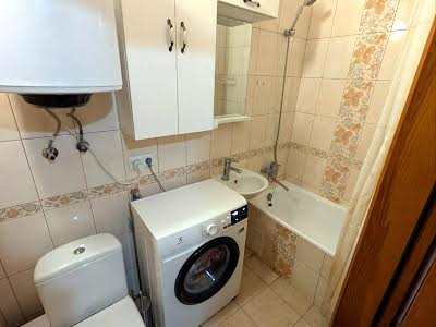 квартира за адресою Мирослава Скорика вул. (Петра Чайковського), 20