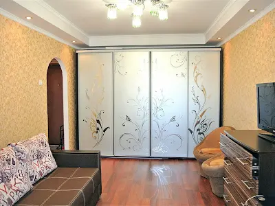 квартира за адресою Богатирська вул., 8