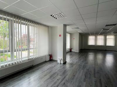 комерційна за адресою Угорська вул., 12