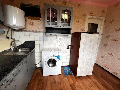 квартира за адресою Кропивницького вул., 103
