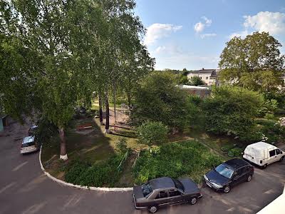 квартира за адресою заводська, 9